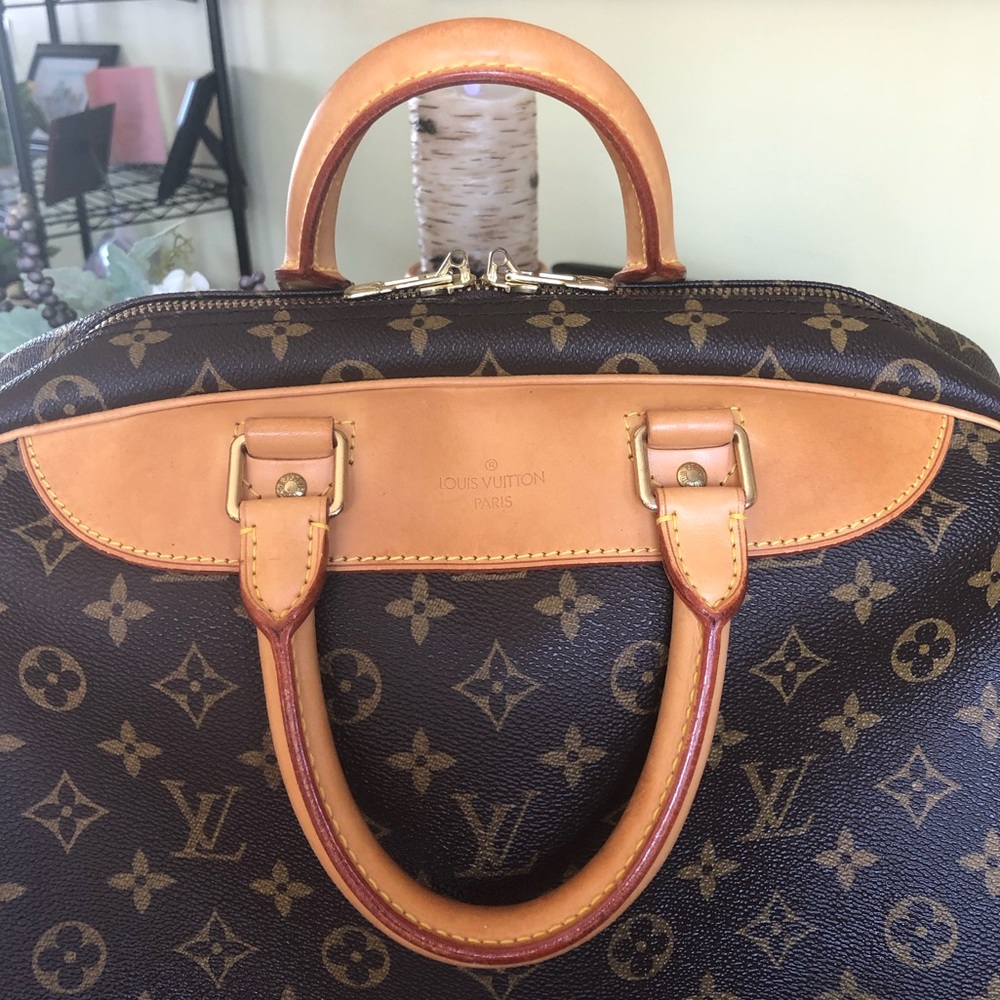 AUTH Louis Vuitton Evasion VINTAGE & PRISTINE🌺 - Picture 4 of 8